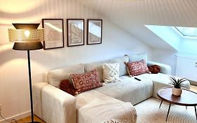 2-Zimmer Apartment - Zentral über den Dächern von Aschaffenburg - 5 min vom HBF - Gegenüber City Galerie